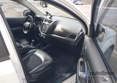 2015 Dodge Journey Crossroad z USA, uszkodzony, nr VIN 3C4PDCGG8FT564787